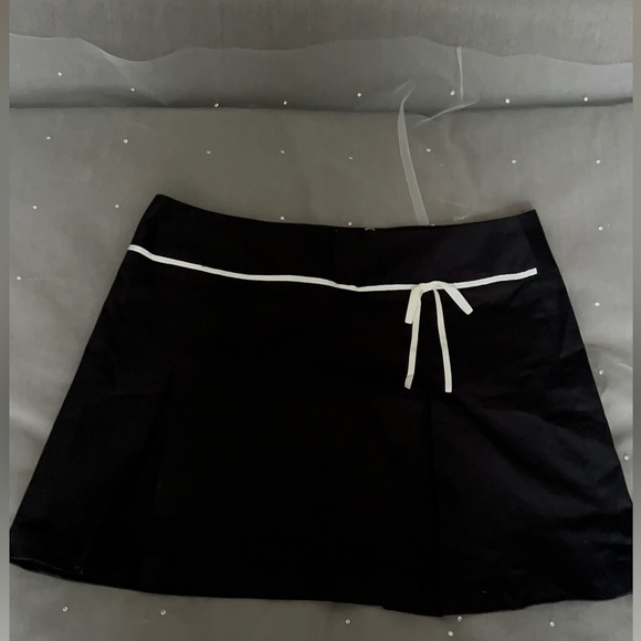 Mid Rise Bow Mini A-Line Skirt - Picture 9 of 13